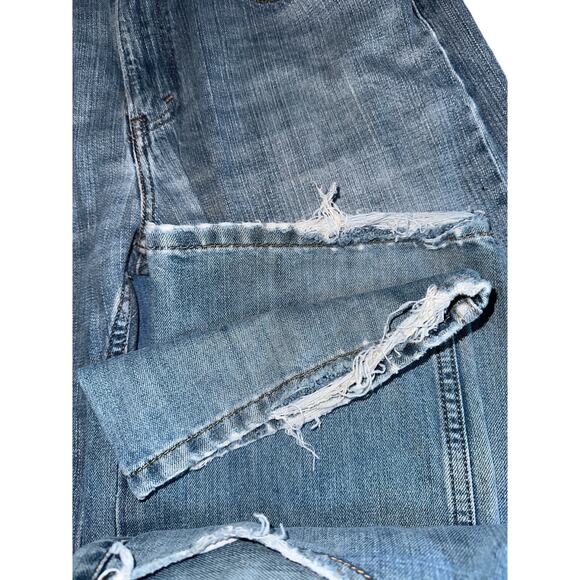 Men’s Levi’s 559 Light Wash Distressed Straight  Blue Jeans Denim Size 34X30 - Picture 8 of 8